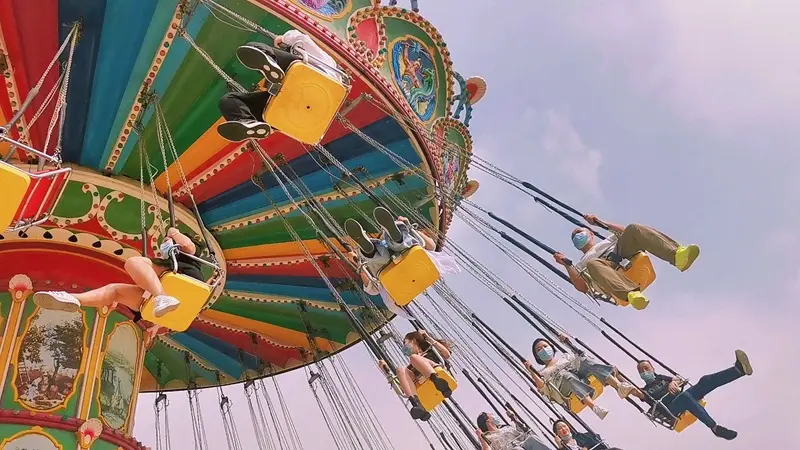 stella_0813-amusement-park