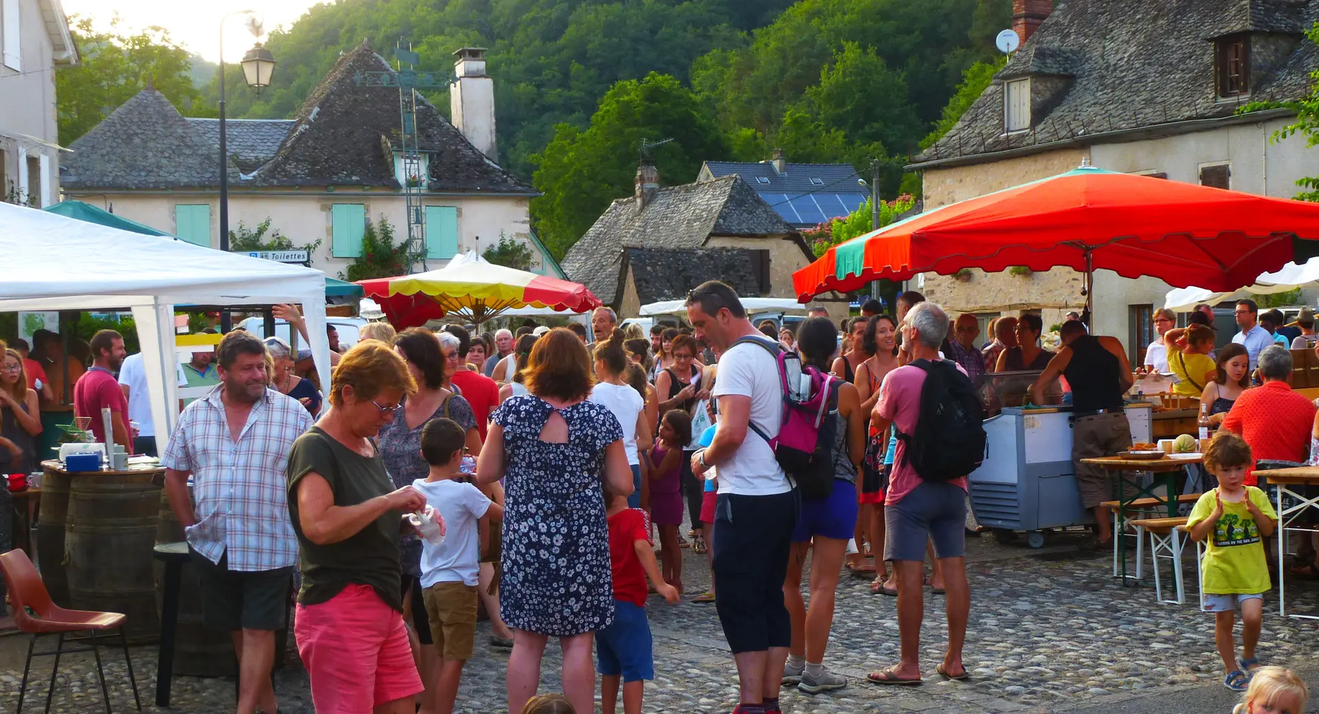 ©marché MonceauxDordogne