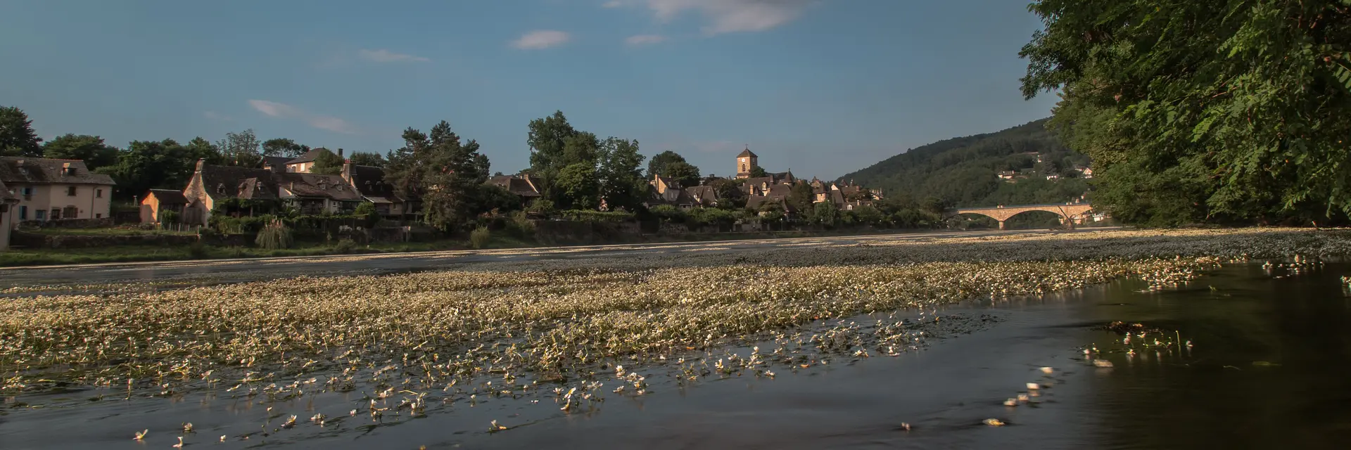 1. Argentat à l'aube (photo Pascal Widemann - coll. Nuage Vert)