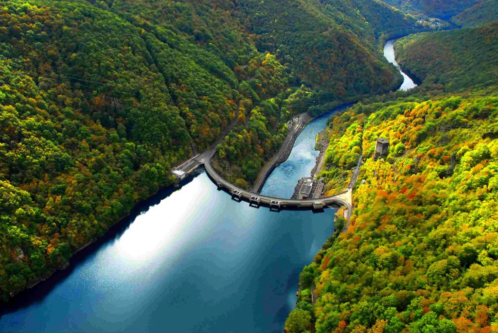 BARRAGE_DU_CHASTANG_ESPACE_EDF-1