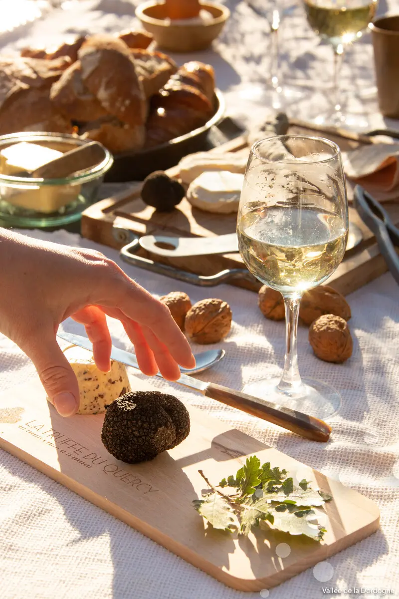 Cauvaldor-Marche-a-la-truffe-Bretenoux--MalikaTurin-4521.jpg-1200px