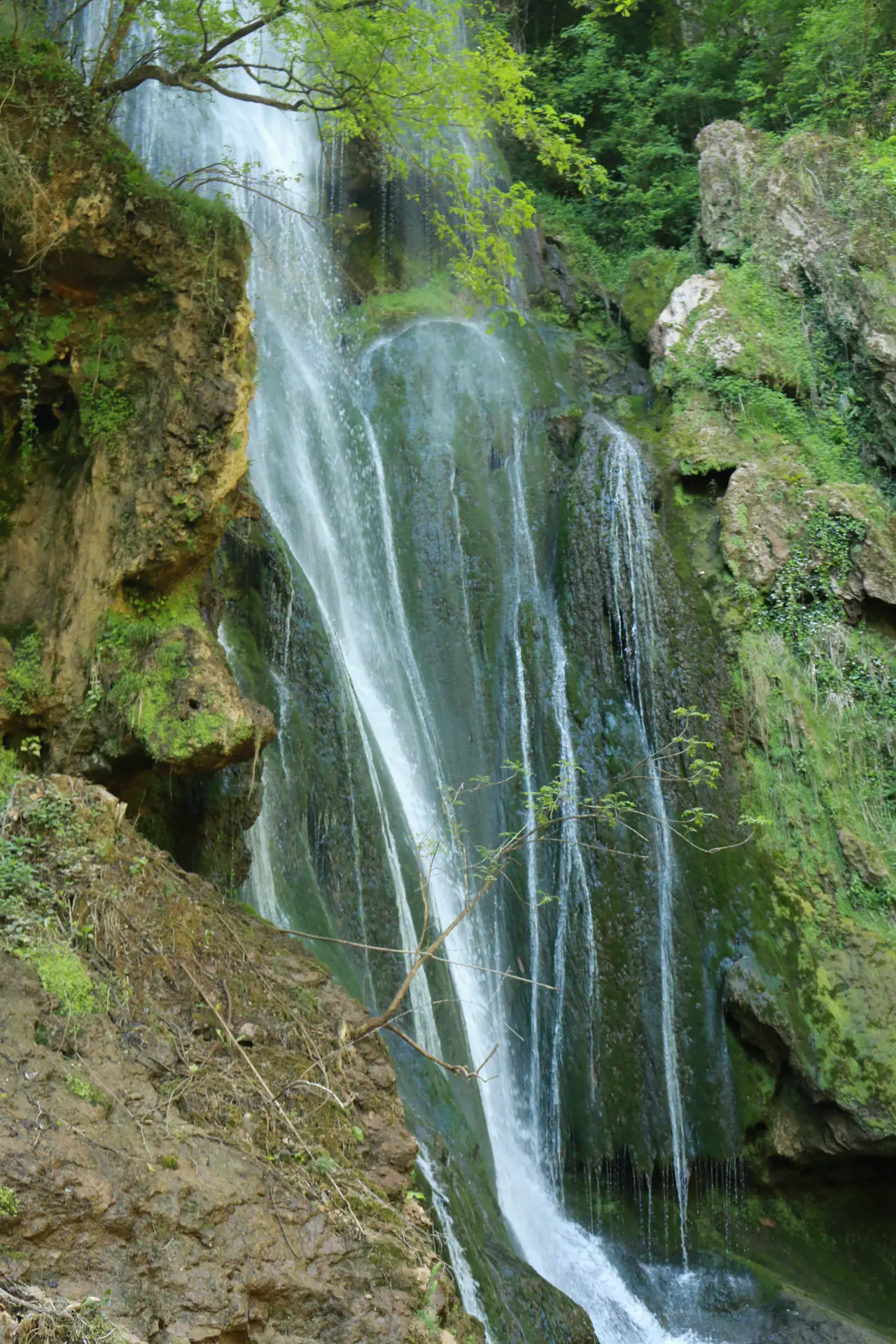 Jolie cascade de 30 m de haut©M.Légeron