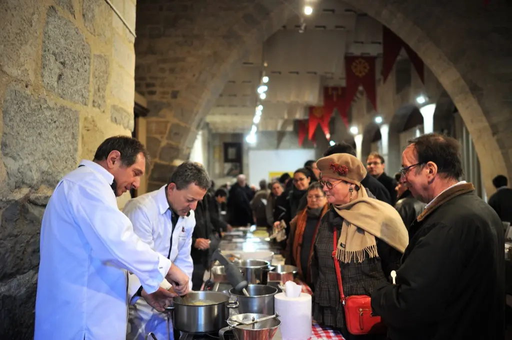 Prépération du dîner gastronomique - Marché primé aux truffes de Martel © Lot Tourisme - M. Taburet