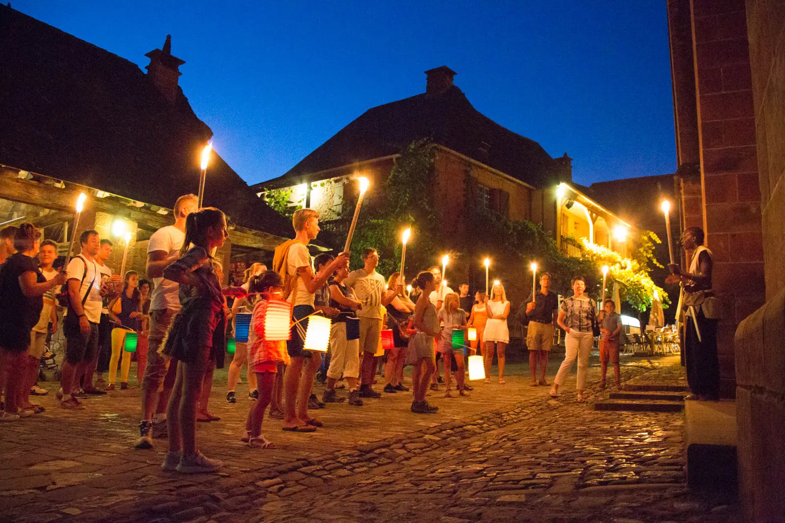 Visite flambeaux Collonges - Malika Turin