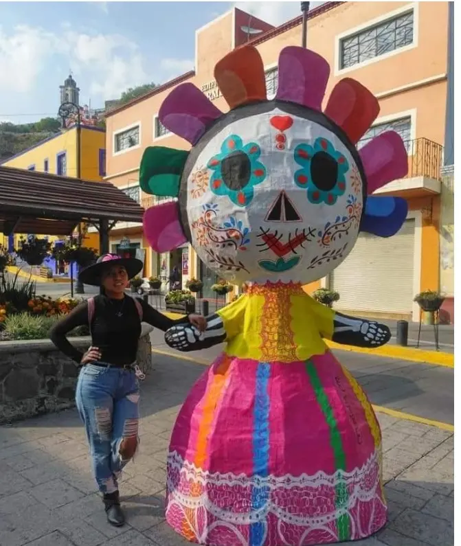 natalia martinez y muñeca gigante