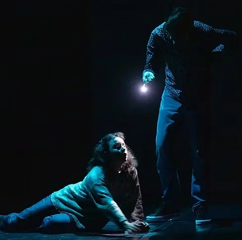 Dominique toute seule