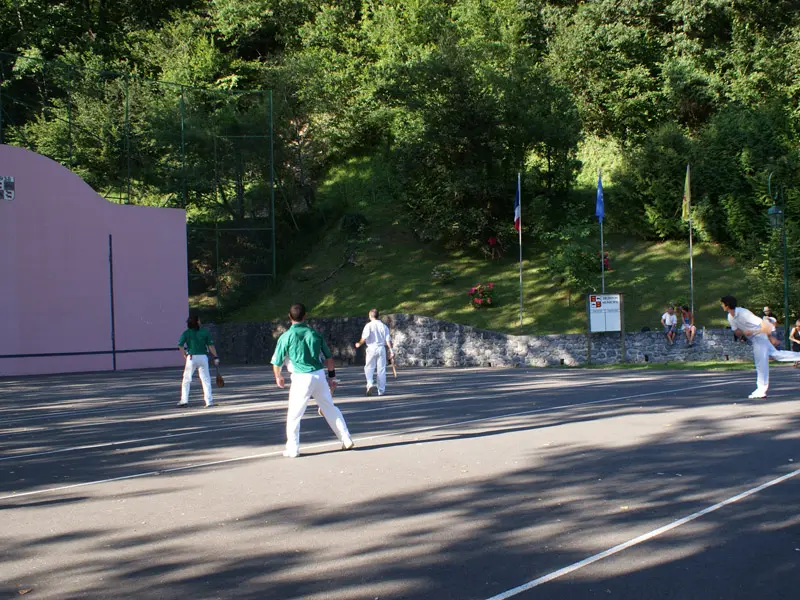 Partie de pelote basque au fronton d'Arette