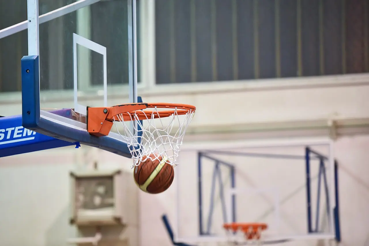 basketball-562615-1280