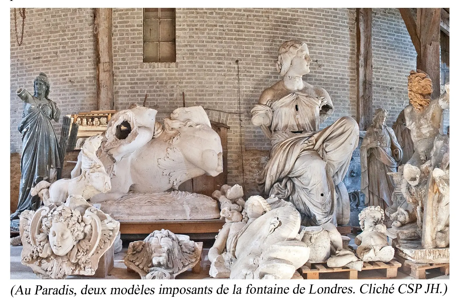 Le Paradis-3-lac du Der - 2 modèles imposants de la fontaine de Londres