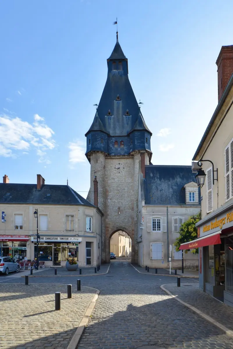 Beffroi de Dun-sur-Auron ©RJC