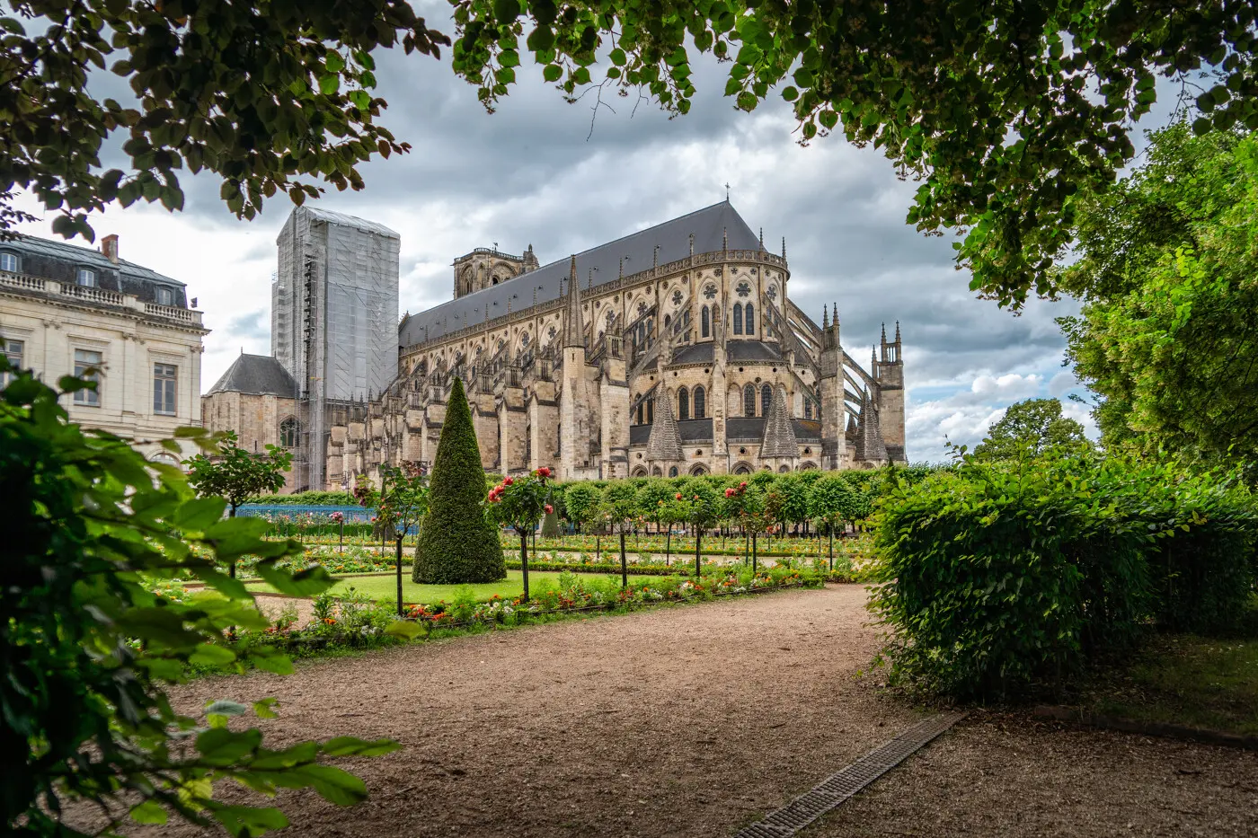 Cathedrale_Bourges_printemps_2024-Ad2T_du_Cher-11311-1400px