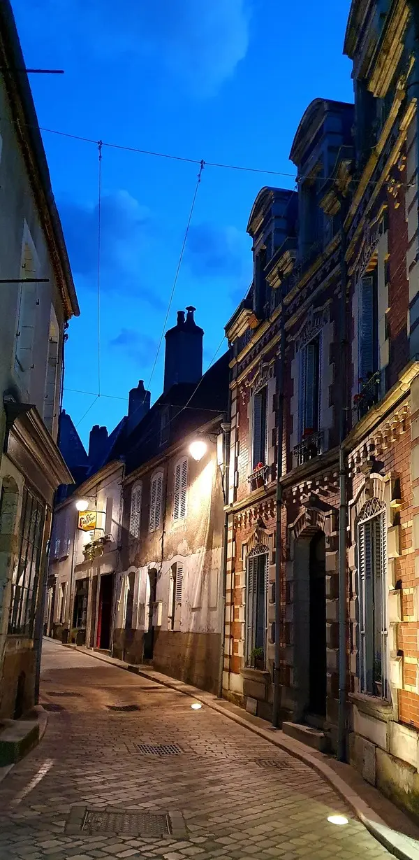 Sancerre - Rue Saint-Jean de nuit (1)