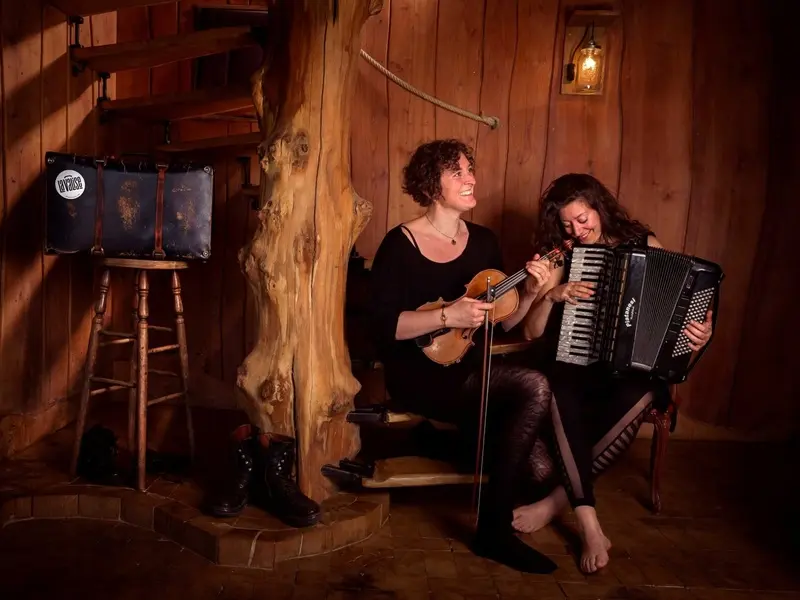 concert_la-valise_Marie-Zinnen_Fanny-Vadjaraganian_Guillac_cafe-de-la-forge