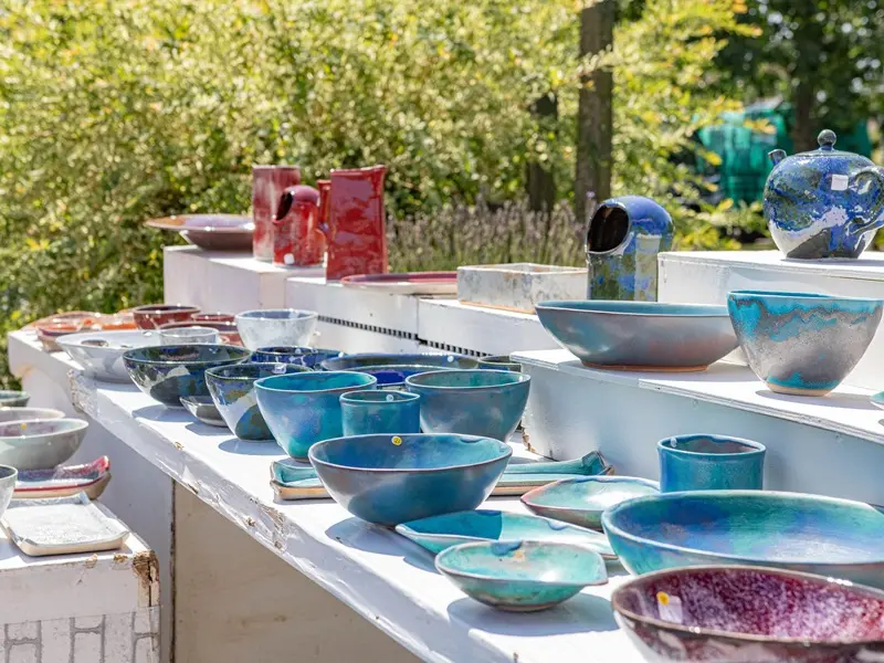 Marché estival artisanal de Tréhorenteuc - Destination Brocéliande