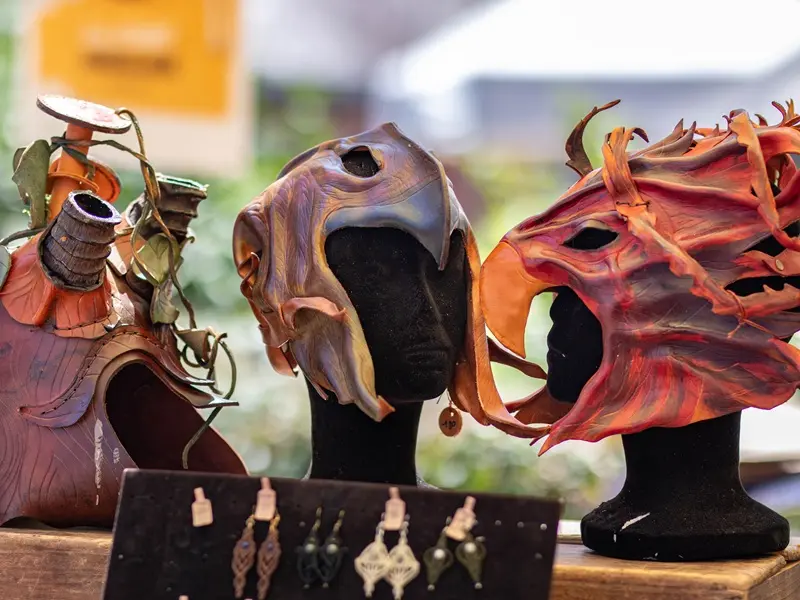 Marché estival artisanal de Tréhorenteuc - Destination Brocéliande