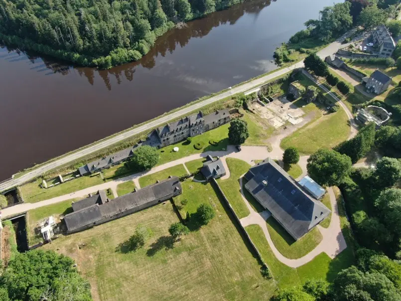 205906A8DBAA4B09B35D369544601B67