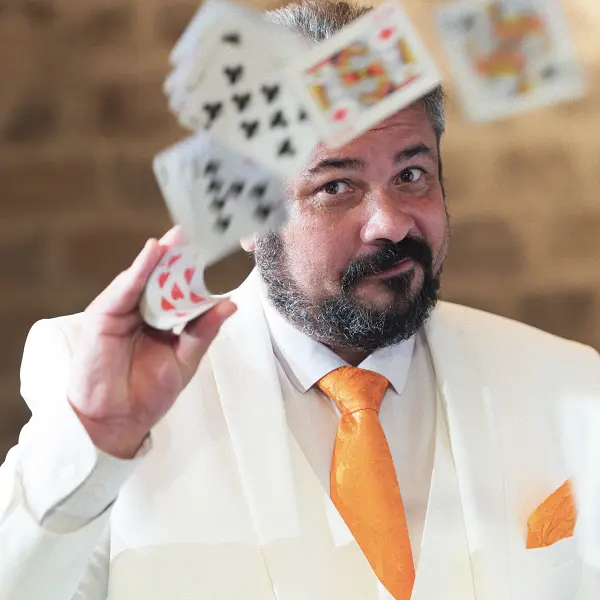 valjemiflo 210706.Portrait-Magicien-couleur.01.MC_-scaled (1)