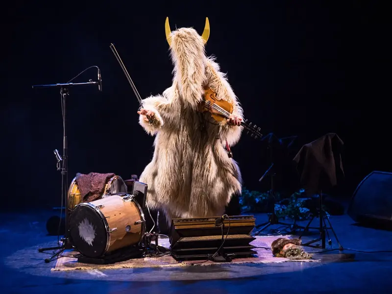 cavalcade-en-cocazie-Reder-Nouhaj_concert_ArthMaël_DestinationBroceliande