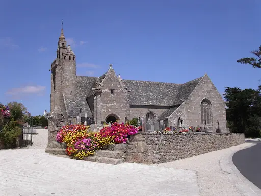 Eglise de Locquémeau 1