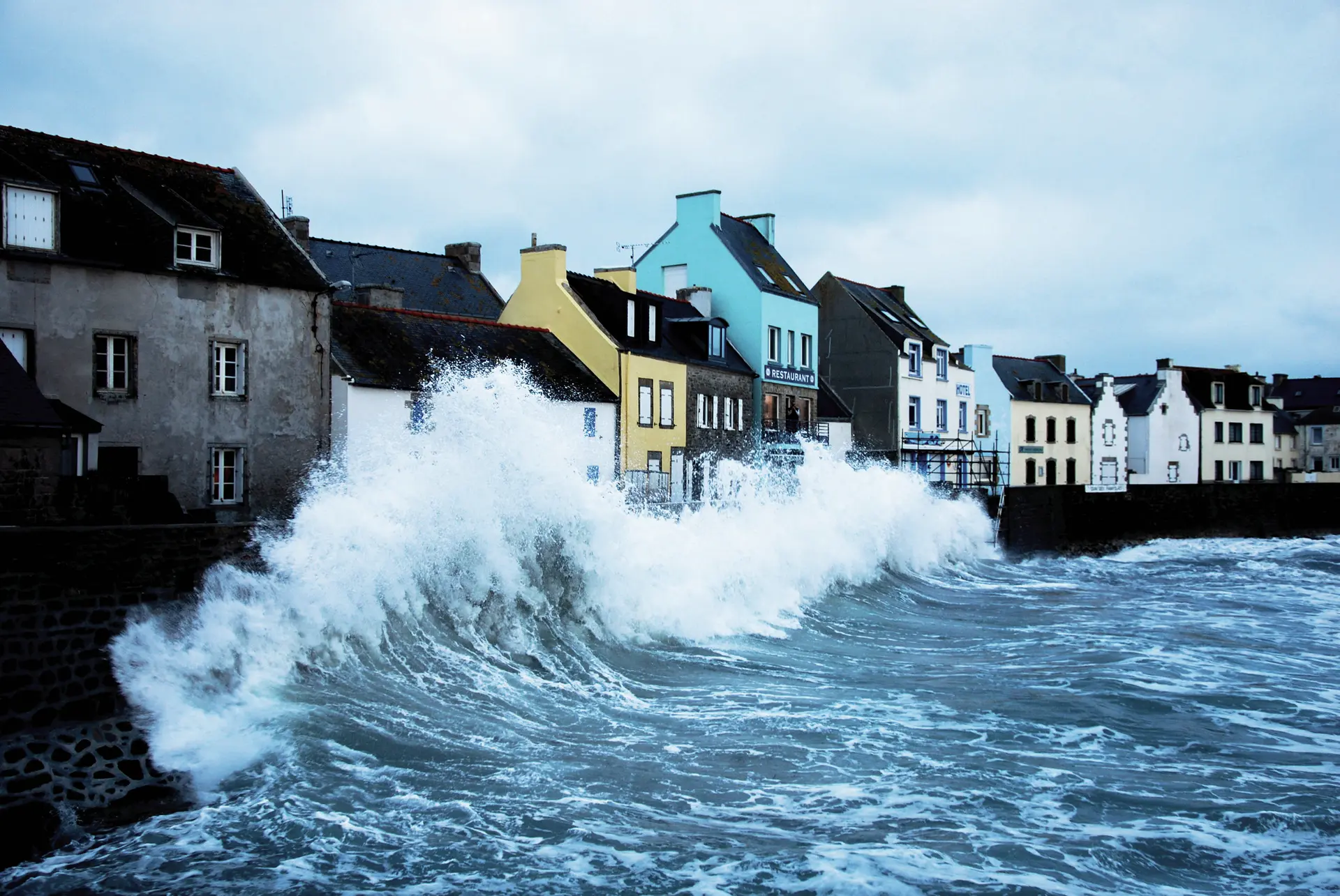 ILES BRETONNES - SEIN TEMPETE