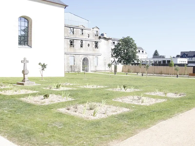 couvent des carmélites - jardin - Ploërmel