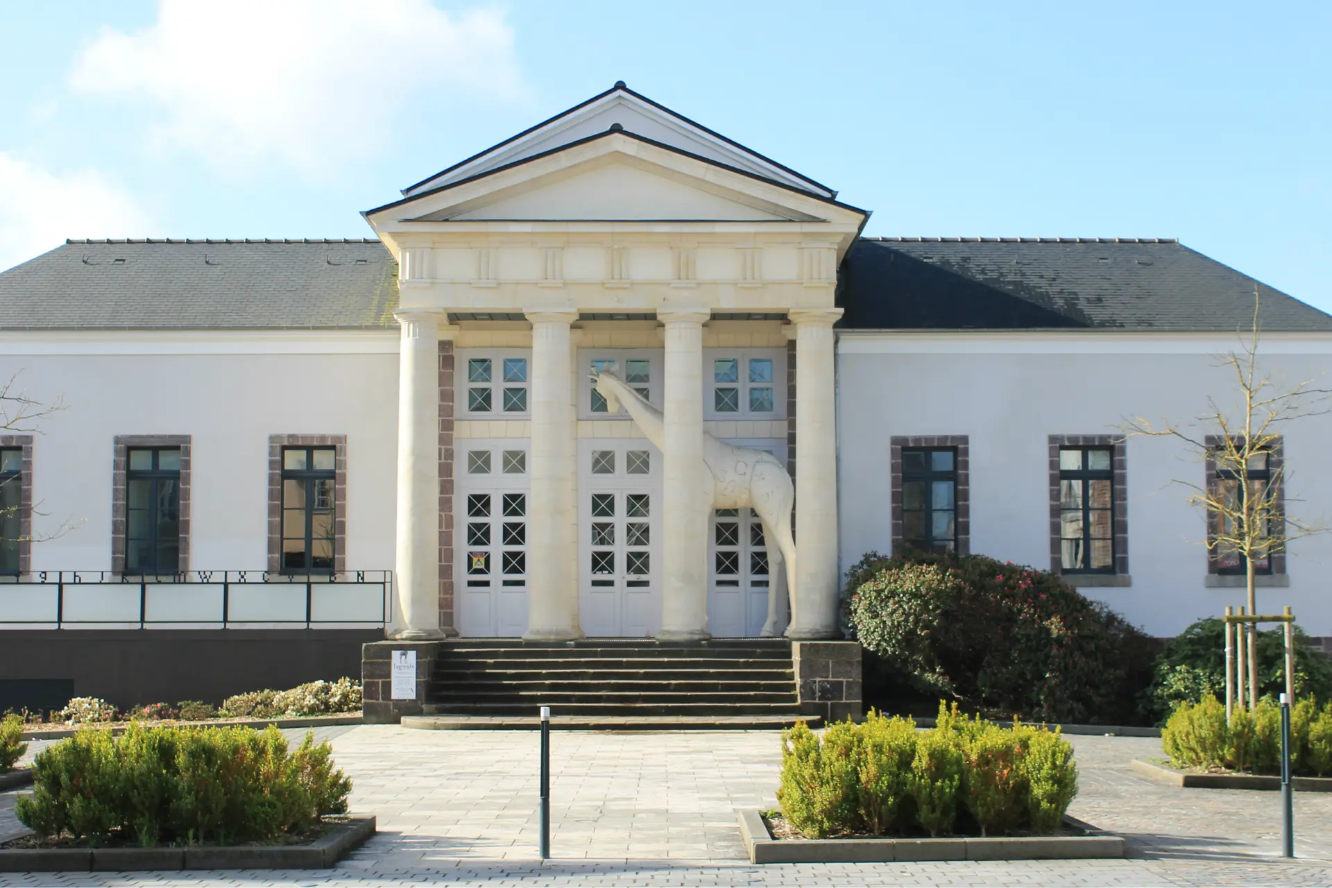 Médiathèque la girafe - avril 2018 - Office de Tourisme (2)