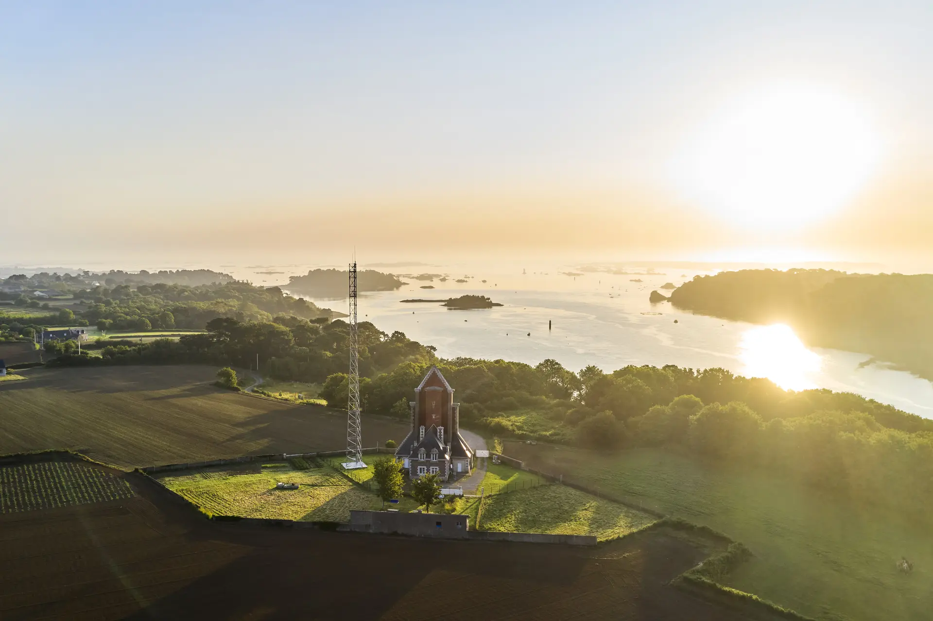 Phare de Bodic Lezardrieux