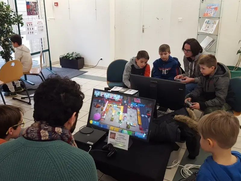 bonjour-le-monde-Bonjourlemonde_journéesfamilialesnumériques_EPN_2023-11-rotated