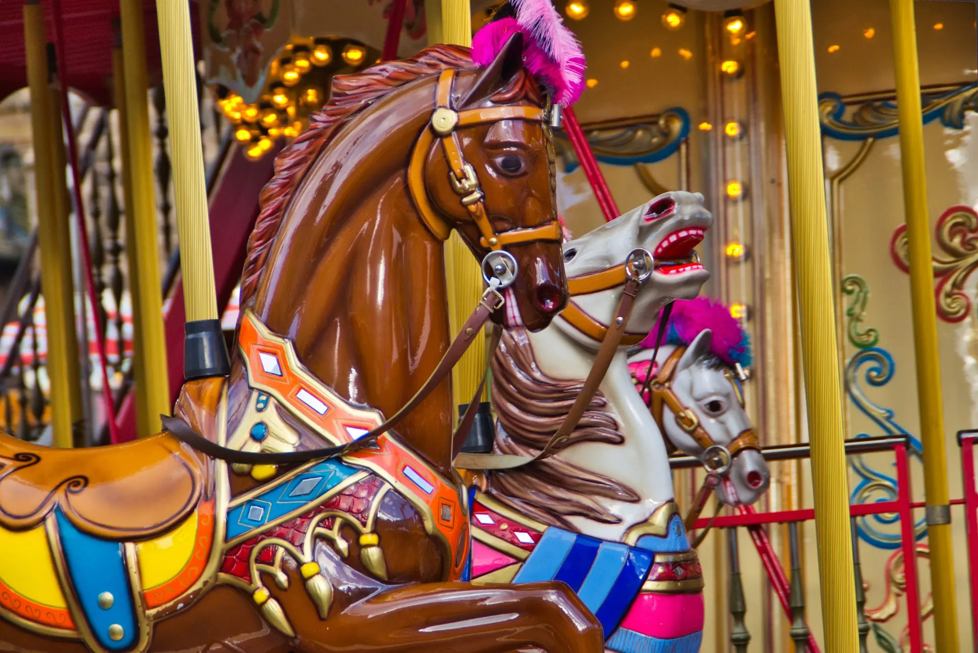 childrens-carousel-3800518_1920