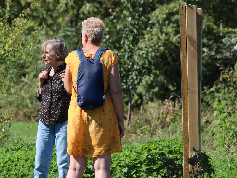 Visite du jardin forêt - 800x600 TERRES D'OISEAUX