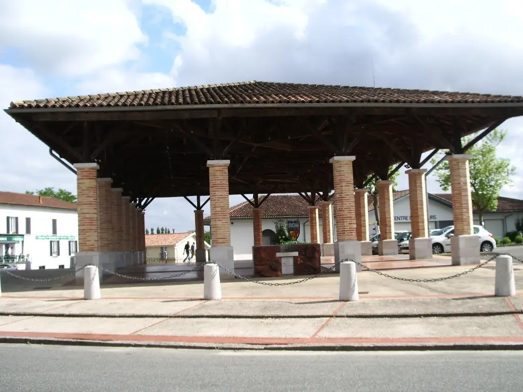 La Halle - Bastide de Montfort-en-Chalosse