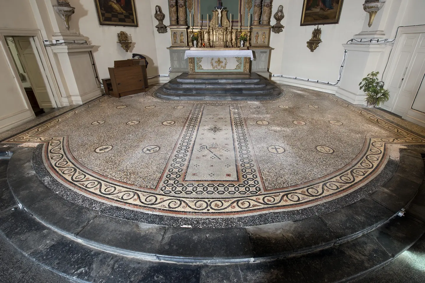 Eglise St Louis de Gonzague-01