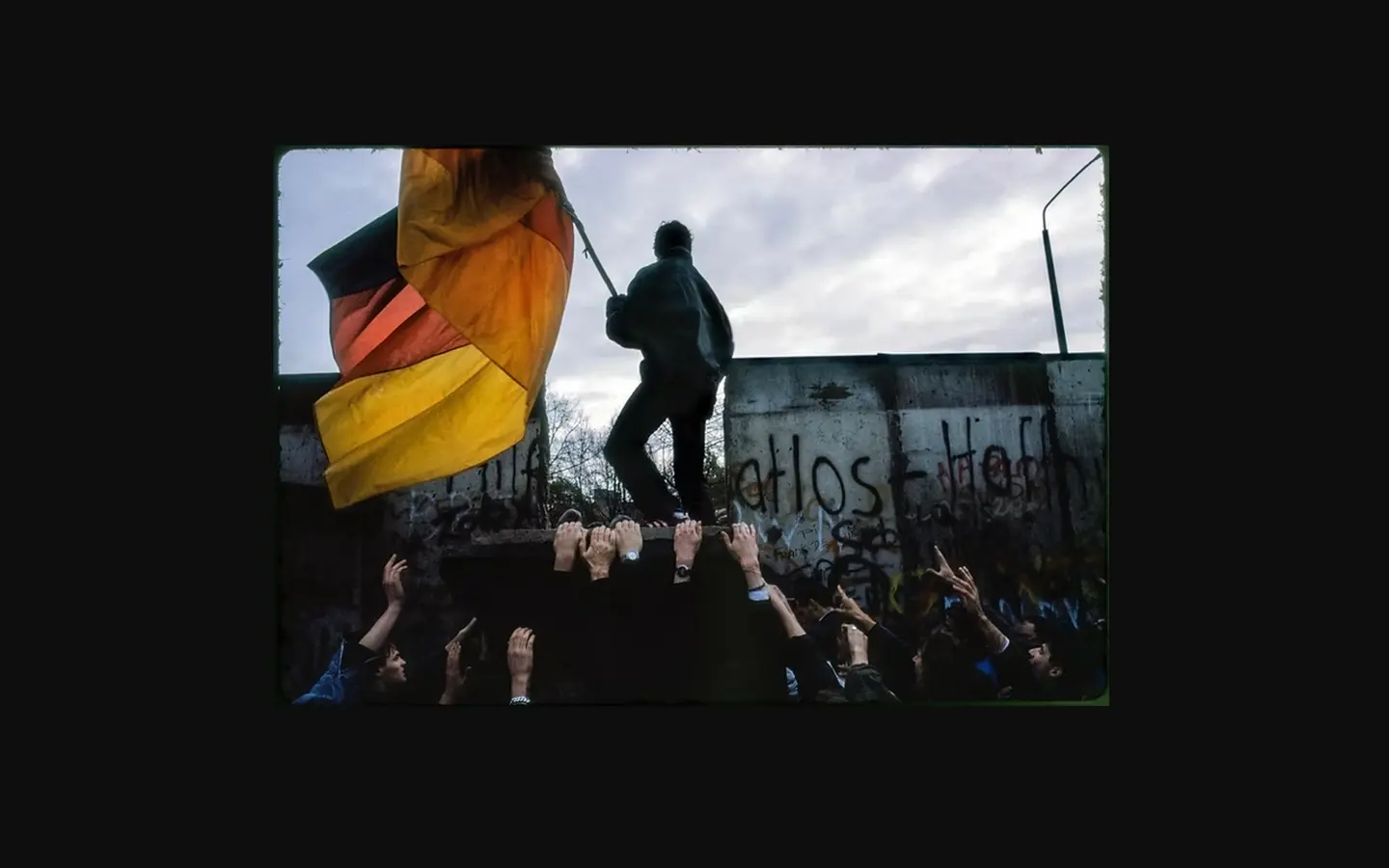 Exposition Stéphane DUROY - La vie à hauteur d'homme - Parvis du Leclerc Pau
