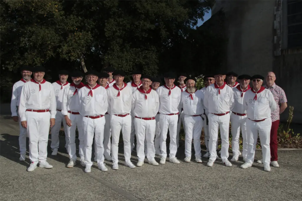 Image-choeur-dhommes-Adishatz-1024x683
