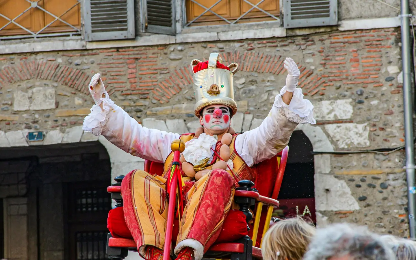Le Grand défilé Sent Pançard trône - Carnaval Biarnés