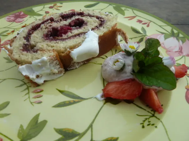 roulé au fruits rouge