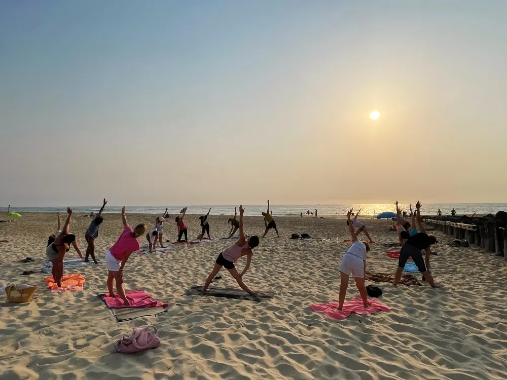 Yoga sur la plage