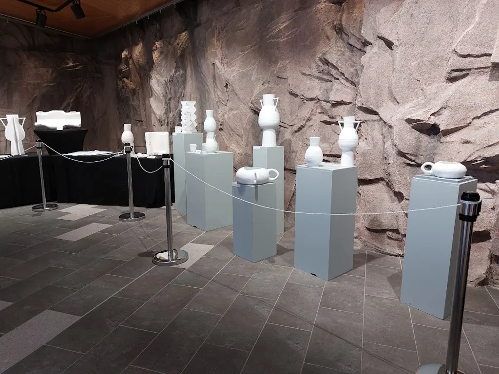 Exposition musée UREKA - Le Kaolin, de la carrière à la porcelaine