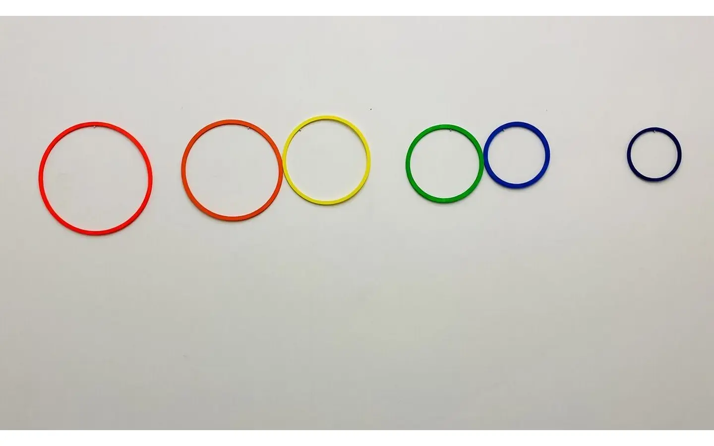 colour-wheel-i-alternative-display-iii-sarah-boris-1200x