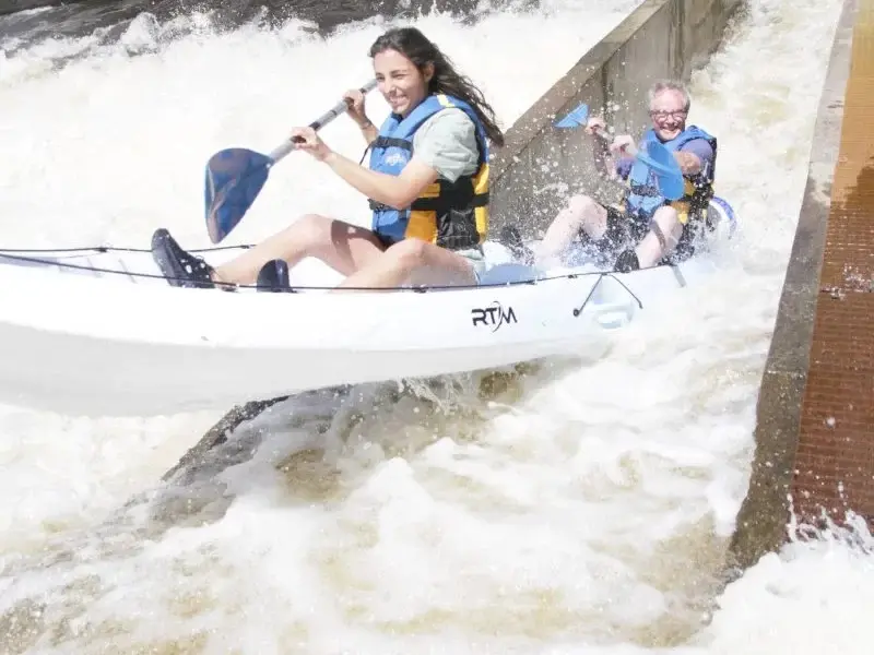 Descente de rivière en canoë-kayak