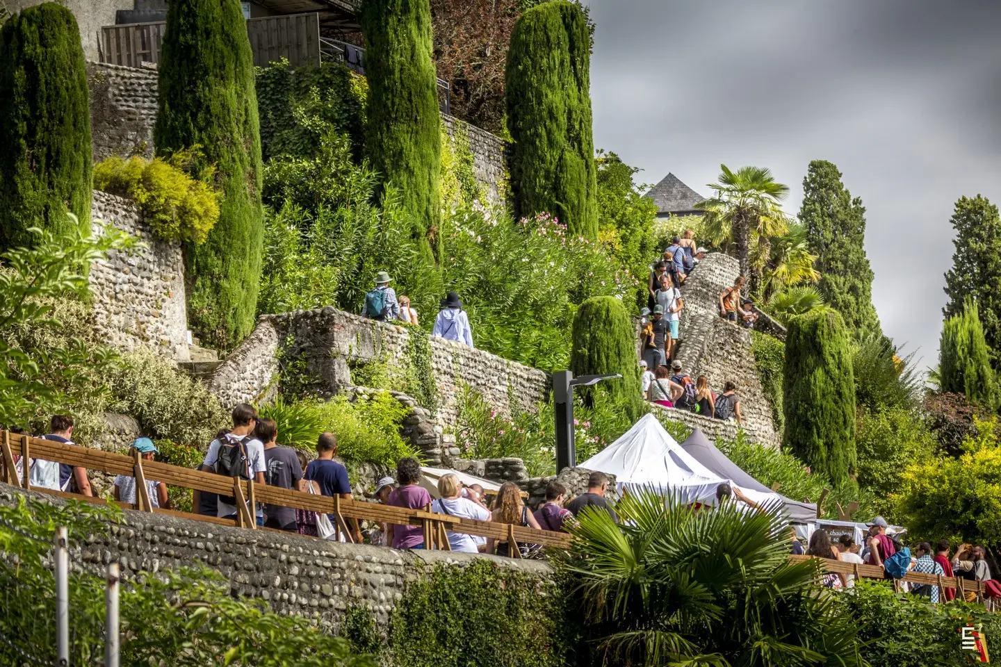Les Mystères de la cité - Lescar - les remparts