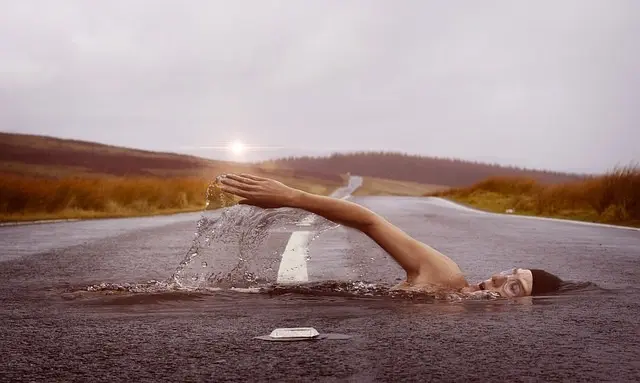 swimmer-1678307_640