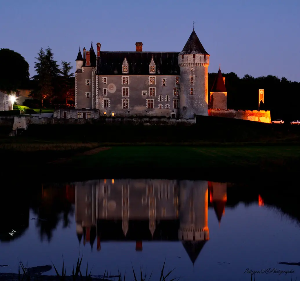 Chateau-Montpoupon-nuit
