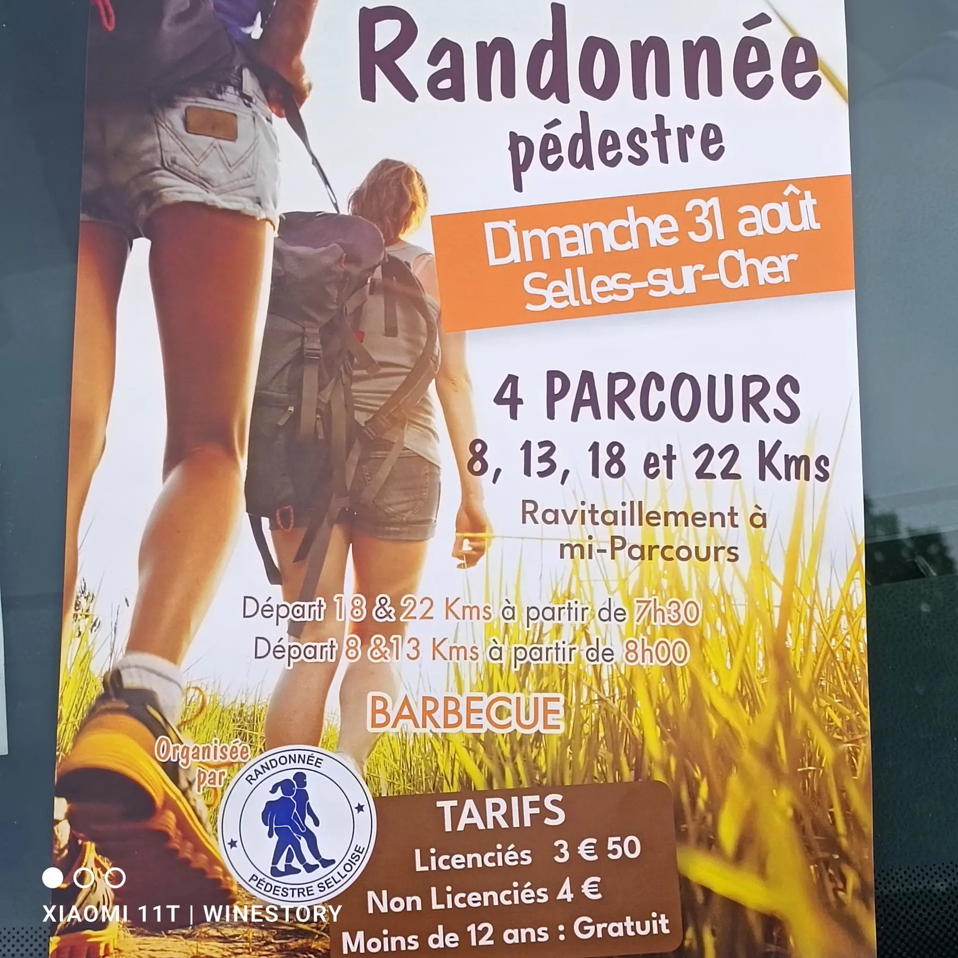 Peut être une image de 2 personnes, baguette et texte qui dit ’Randonnée pédestre Dimanche Selles-sur-Ch -Cher 31 août Selles- 4 PARCOURS 8, 13, 18 et 22 Kms Ravitaillement à mi-Parcours Départ 18 18&22 &