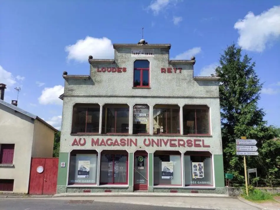 Magasin Universel de Latronquière