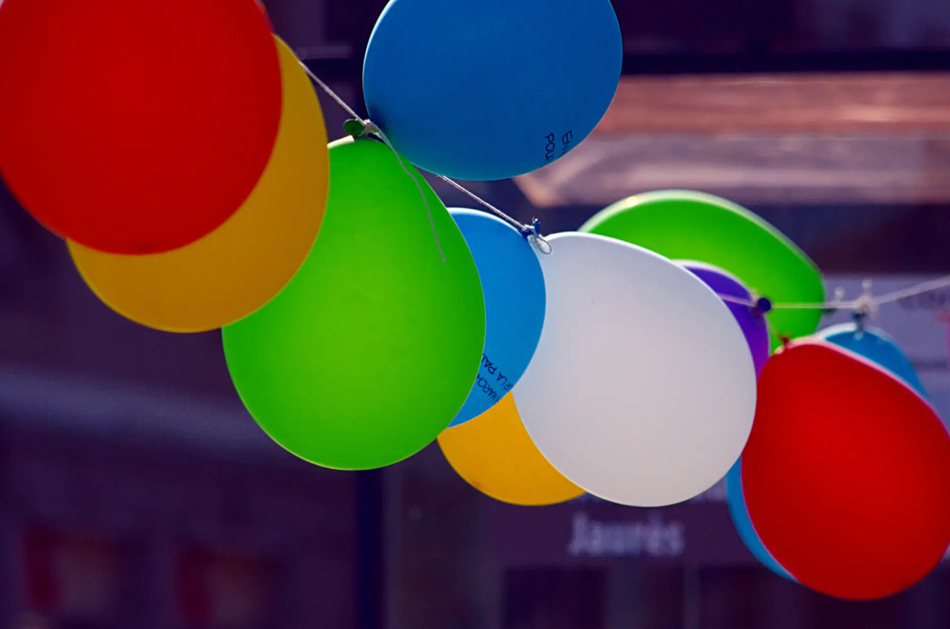 931527-balloons-732290