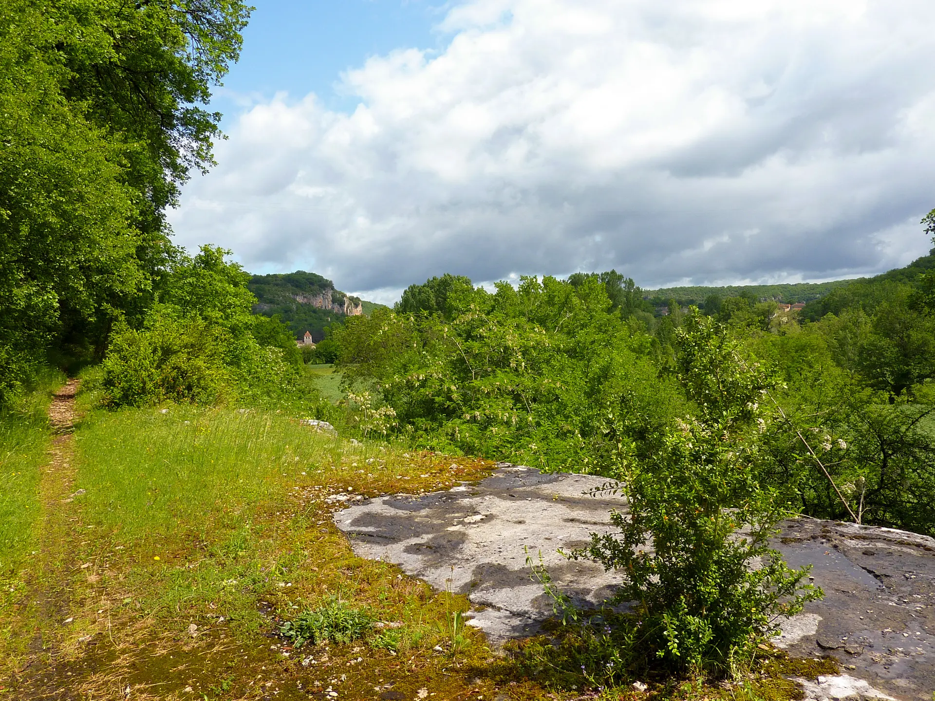 06Velles - point de vue sur la vallée  © Lot Tourisme - C. Sanchez