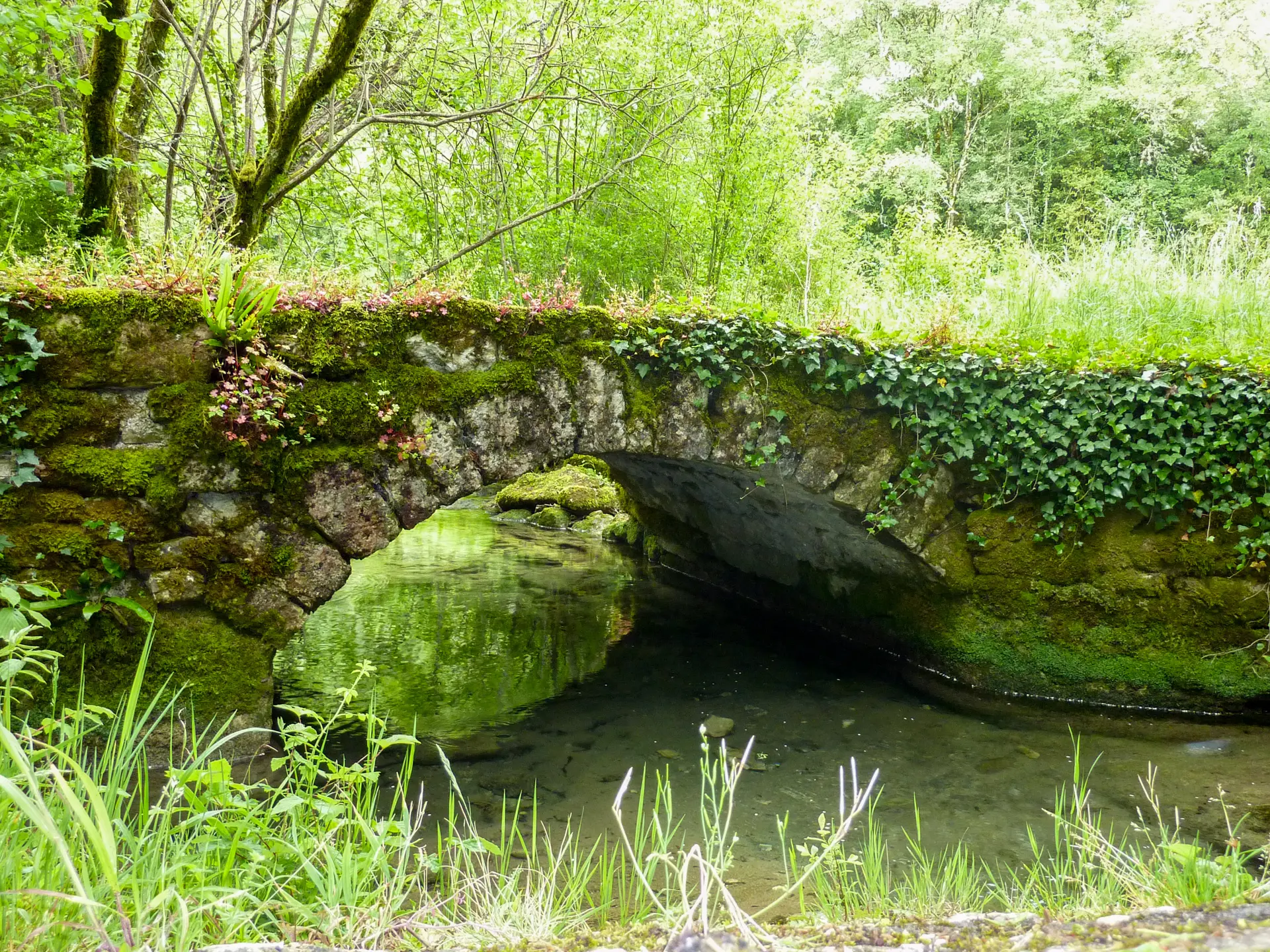17Combel des Peyrous - Pont en pierre © Lot Tourisme - C. Sanchez