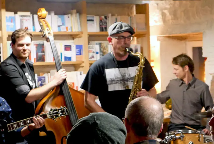 1cc635_fe3eb04e1544426cba6394a5b81221ca~mv2