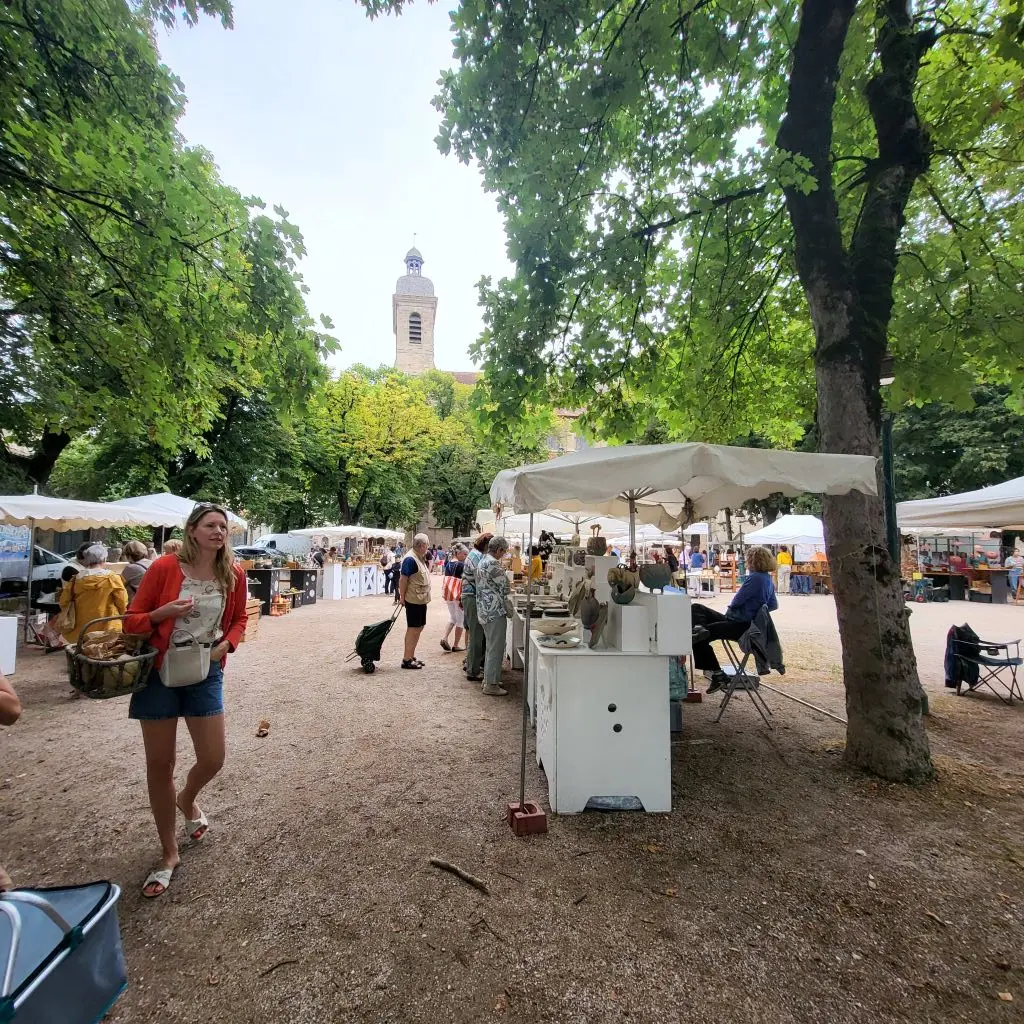 Marché des potiers à Figeac